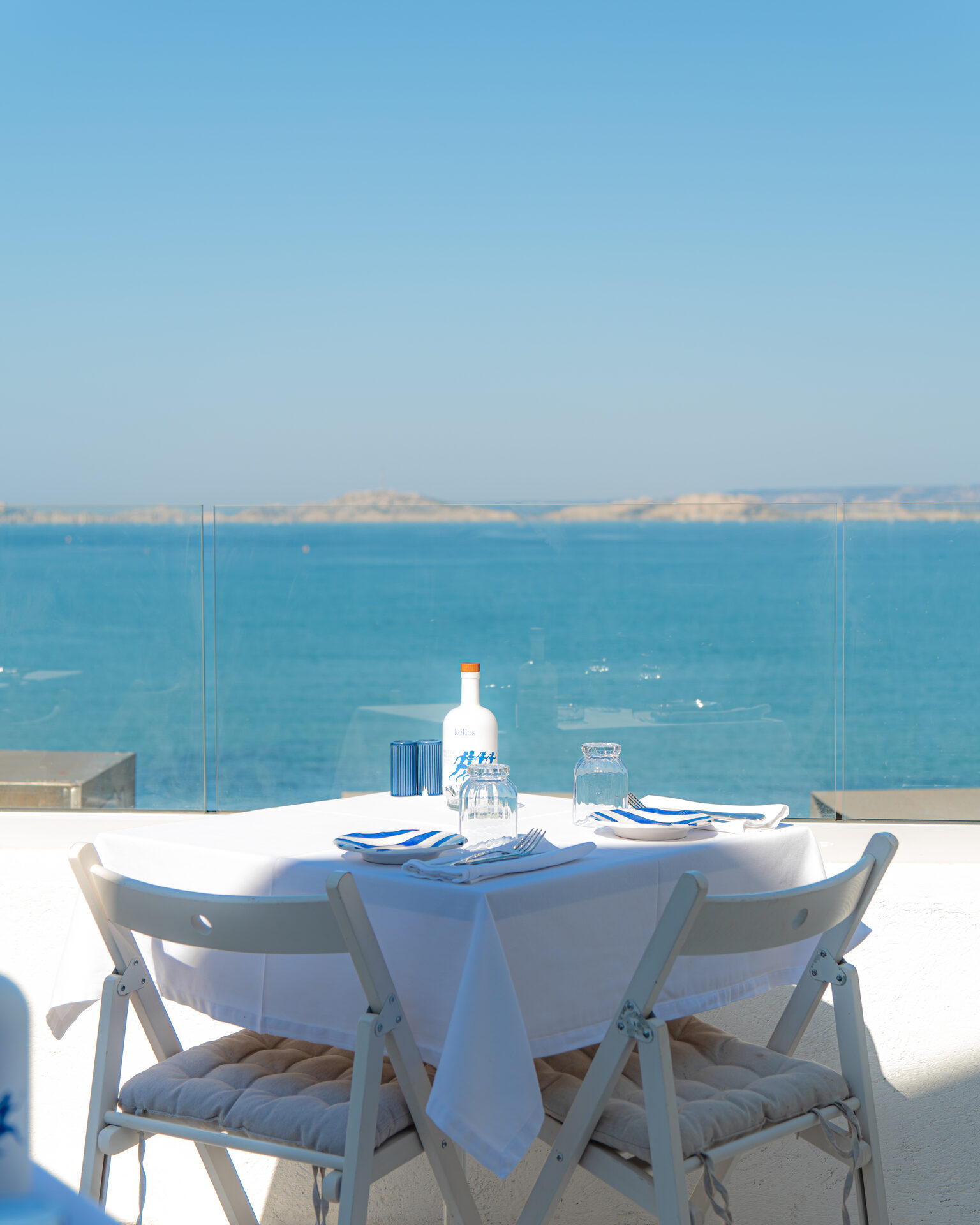Terrasse du restaurant Santorin avec vue sur la mer